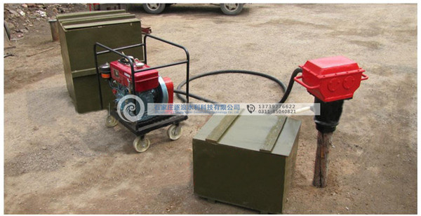 防汛打樁機的操作單人可以嗎？