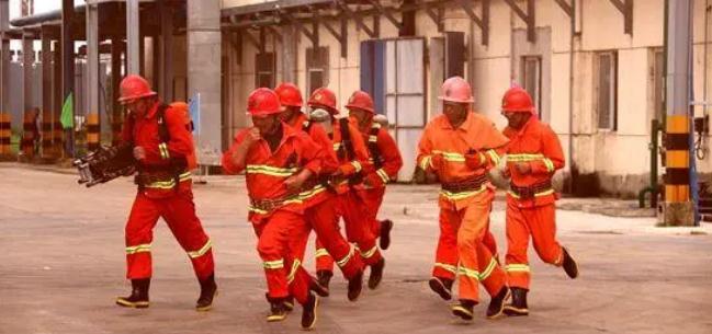 嘉魚開展?；飞a安全事故綜合處置應急演練