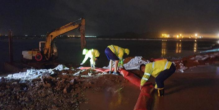 聞“汛”而動!他們沖在防汛抗臺第一線!