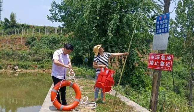 息烽縣溫泉鎮(zhèn)|開(kāi)展防汛安全巡查 ，筑起汛期安全堡壘