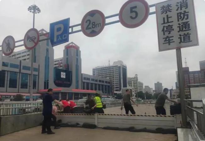 鄭州市國(guó)動(dòng)辦(市人防辦)組織開展人防工程防汛實(shí)戰(zhàn)演練